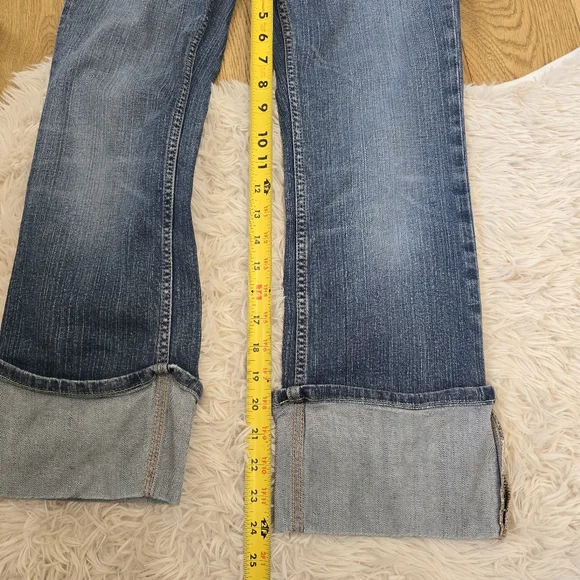 Guess Cuffed Mid Rise Capri Medium Wash Jeans Size 27 - Picture 7 of 10